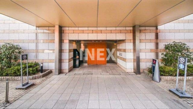横浜市中区寿町１丁目の賃貸マンションのエントランス