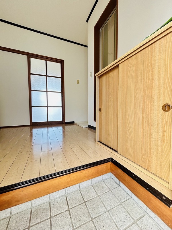シティ西新D棟 の玄関
