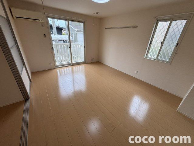 デルニエⅥの居間・リビング