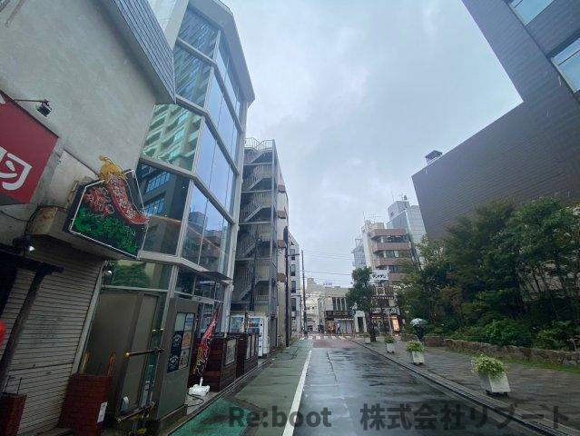 プレジデントビルの周辺