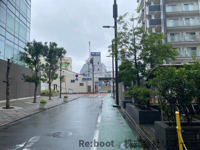 プレジデントビルの周辺