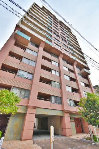 ファミール心斎橋EASTの外観