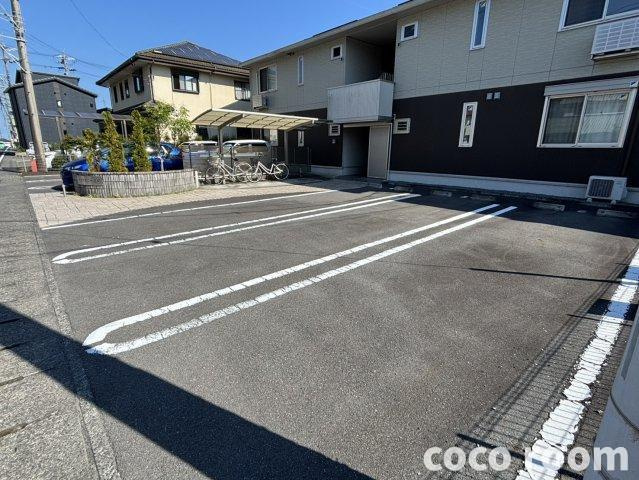 ティファニーＭの駐車場