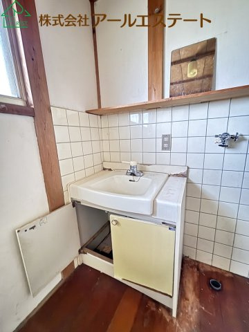 姫路市上大野6丁目　　中古戸建の独立洗面台