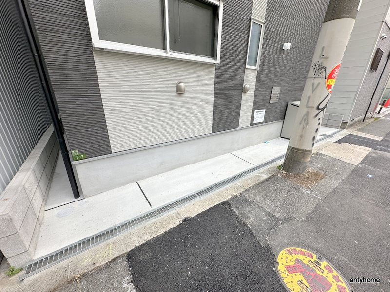 Regalia 京橋　仲介手数料無料の駐車場