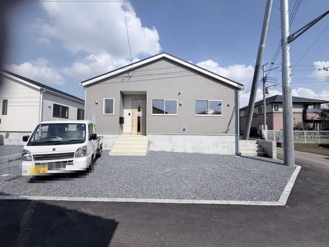 クレイドルガーデン前橋市青柳町第28　3号棟（平屋）の駐車場|駐車場もキレイに整備されています。
並列3台駐車可能です。