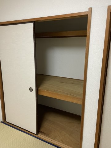 ホワイトシャトレー中野の収納