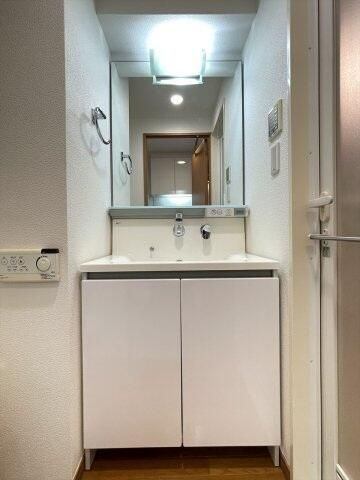 スカイコート初台の独立洗面台