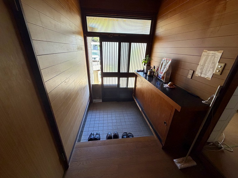 大門町一丁目　中古住宅の玄関
