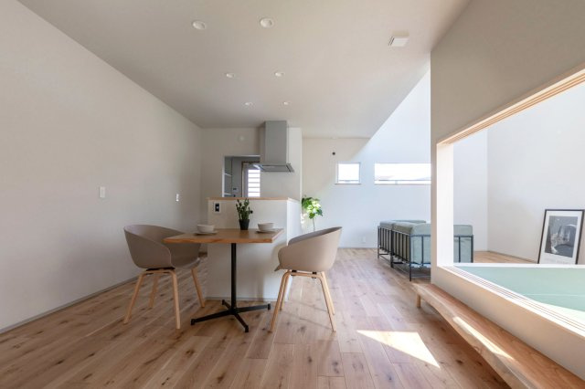 守山市今宿4丁目　新築戸建の居間・リビング