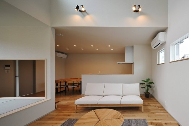 守山市今宿4丁目　新築戸建の居間・リビング