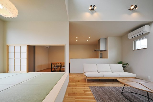 守山市今宿4丁目　新築戸建の居間・リビング