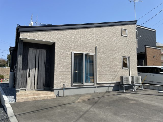 八戸市大字新井田字市子林