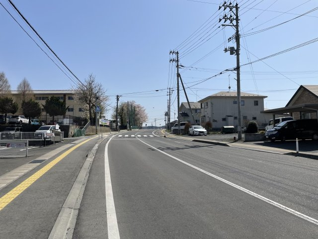 八戸市大字新井田字市子林の前面道路含む現地写真