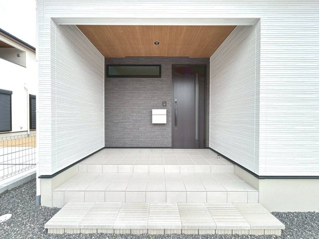 ダイマルタウン　一宮市小信中島第5　全4区画分譲の玄関|玄関ドアの鍵はディンプルキーと内側はサムターンキーになっており防犯性の高い仕様になっています。