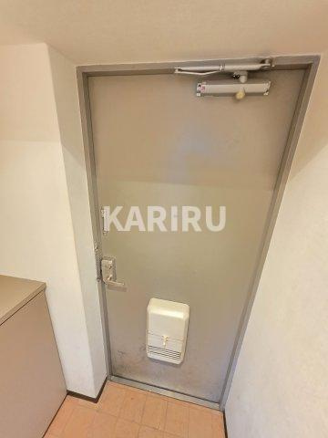 鶴見グリーンコートの玄関
