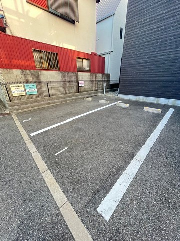 リブリ・門戸厄神の駐車場