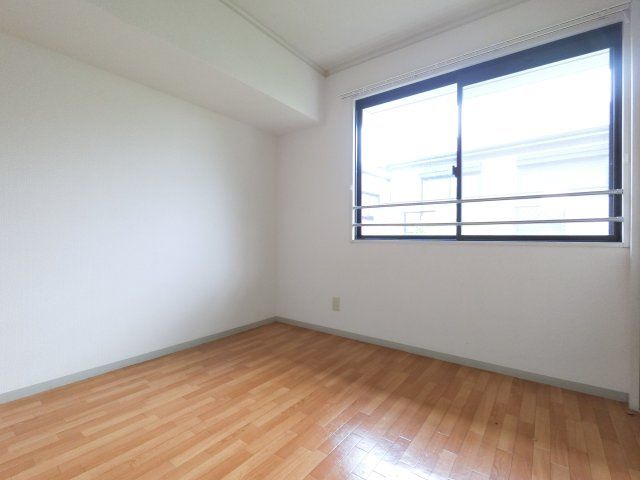 【寝室】