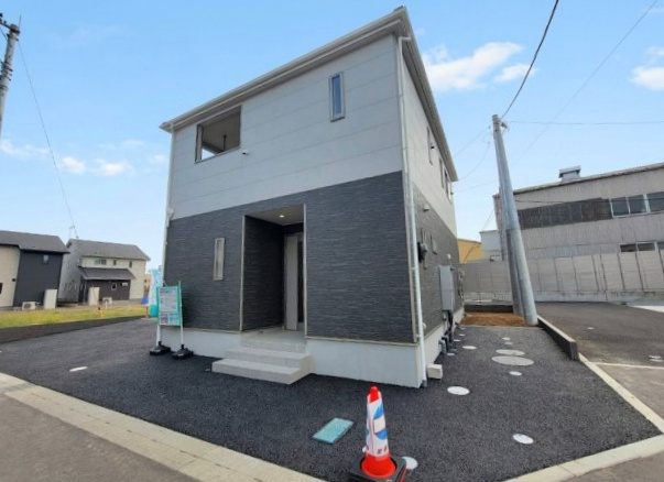 【Cradle garden】小山市横倉 第4-1期 全3棟の外観|〇1号棟【4LDK+カースペース2台】
北東角地の開放的な立地！省エネ・耐震性◎！住宅性能表示制度・最高等級を取得した住まい。完成済の住戸で住み心地をご体感くださいませ！
※2026年4月撮影