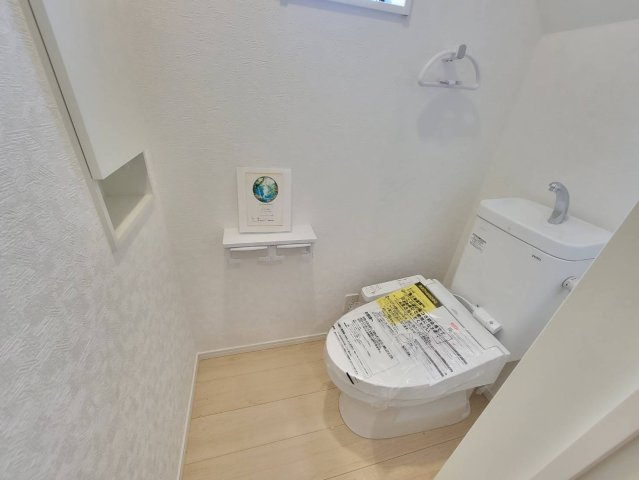 【Cradle garden】小山市横倉 第4-1期 全3棟のトイレ|〇2号棟〇
感染病の予防もできる温水洗浄便座トイレ。
毎日清潔＆やさしい使い心地です♪
※2026年4月撮影