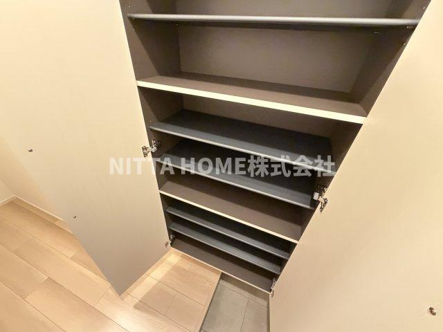 カーサ　ルミノーゾの収納|トールサイズのシューズBOX☆