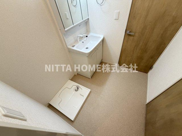 カーサ　ルミノーゾの洗面所|洗濯機置き場です♦