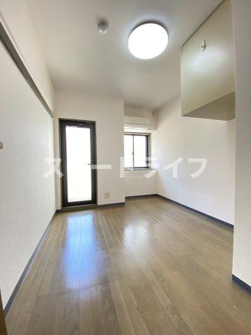 大阪市東淀川区大隅１丁目の賃貸マンションの居間・リビング
