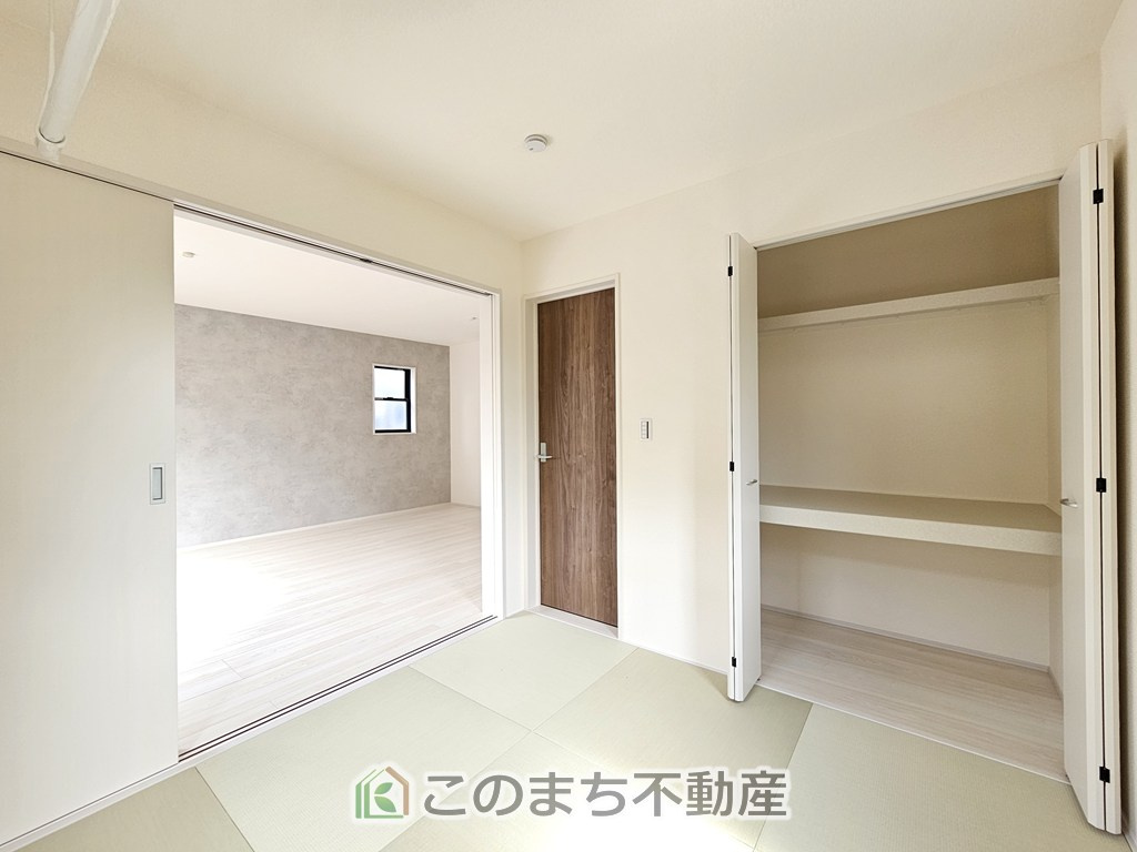 LiveleGarden.S第16栃木大平町富田の和室|中棚付きの収納はお布団をしまうのにも最適です♪お子様のお昼寝にも便利な和室です。