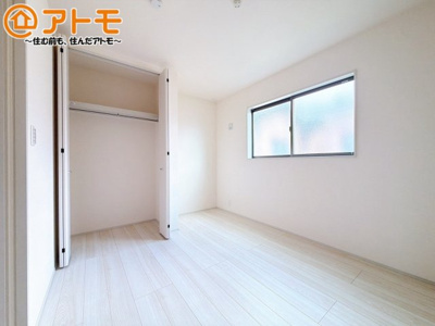 【子供部屋】 | 沼津市東間門　新築一戸建て　1号棟 | 広々使える収納付きの洋室です♪