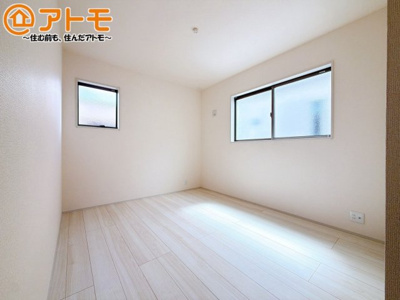 【子供部屋】 | 沼津市東間門　新築一戸建て　1号棟 | 収納豊富な洋室は使い勝手良好です！