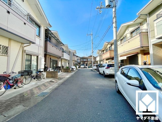 南区上鳥羽西浦町の前面道路含む現地写真