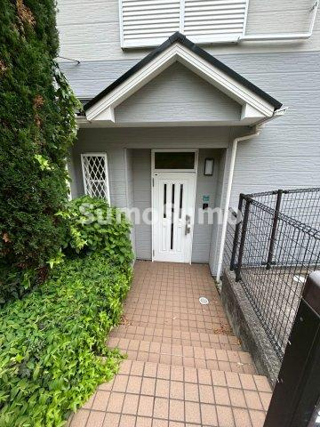 山芦屋テラスハウスのエントランス|毎日通るエントランスはこのようになっています