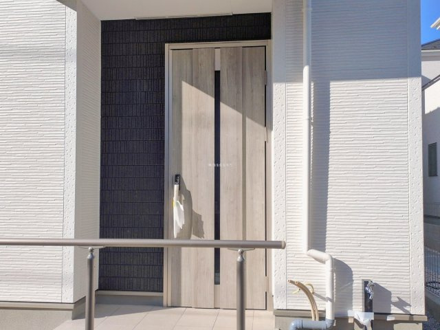 富士見市水谷東１丁目の新築一戸建の玄関