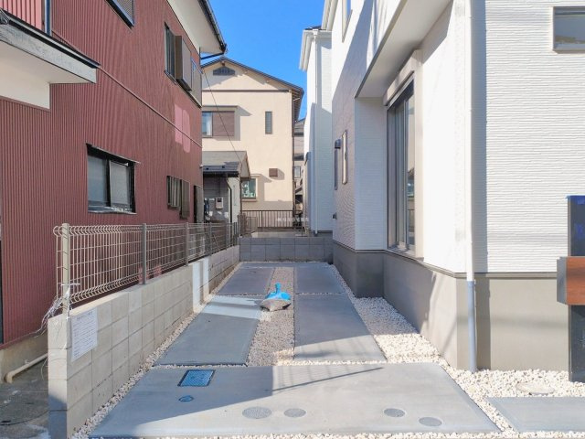 富士見市水谷東１丁目の新築一戸建の駐車場|2台駐車可能です。