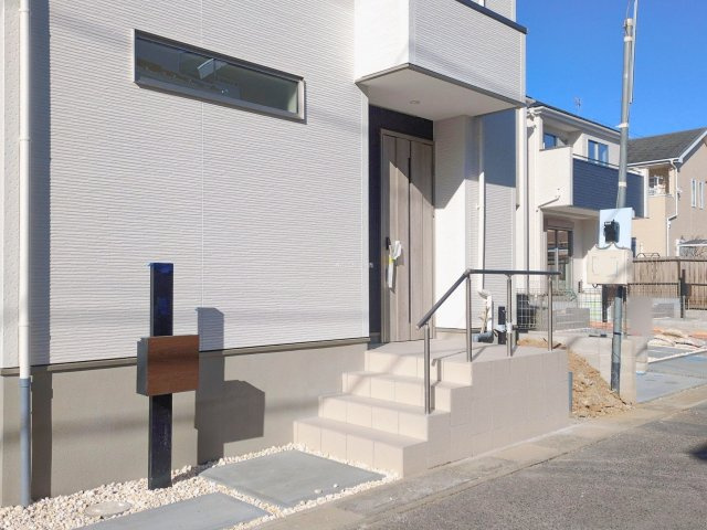 富士見市水谷東１丁目の新築一戸建の玄関