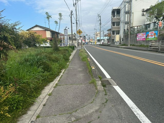 土橋1丁目　売土地の前面道路含む現地写真|【前面道路含む現地写真】南側接道を東向きに撮影