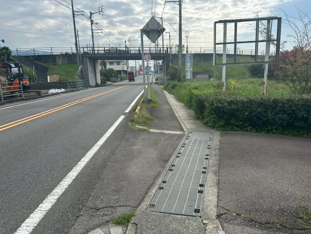 土橋1丁目　売土地の前面道路含む現地写真|【前面道路含む現地写真】南側接道を西向きに撮影