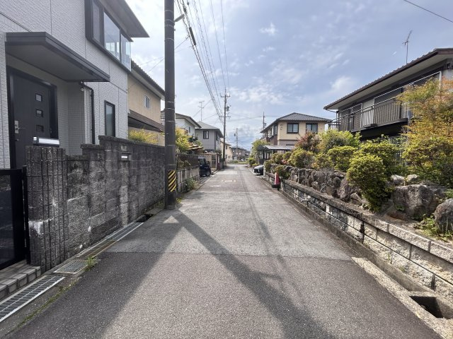 【前面道路含む現地写真】の画像