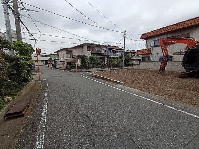 高崎市上中居町売土地の前面道路含む現地写真