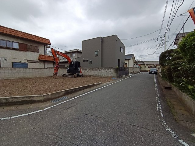高崎市上中居町売土地の前面道路含む現地写真