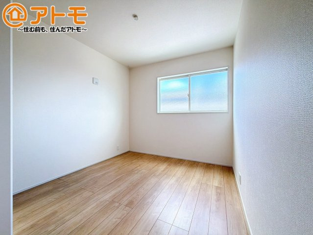 【子供部屋】 | 沼津市東間門　新築一戸建て　2号棟 | 収納豊富な洋室は使い勝手良好です！