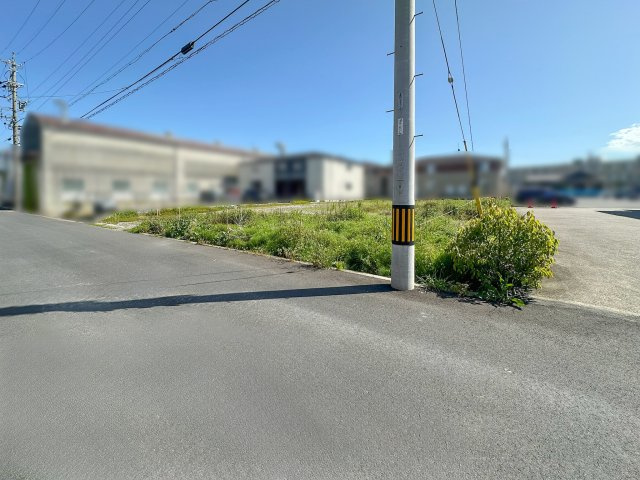 鈴鹿市安塚町の前面道路含む現地写真