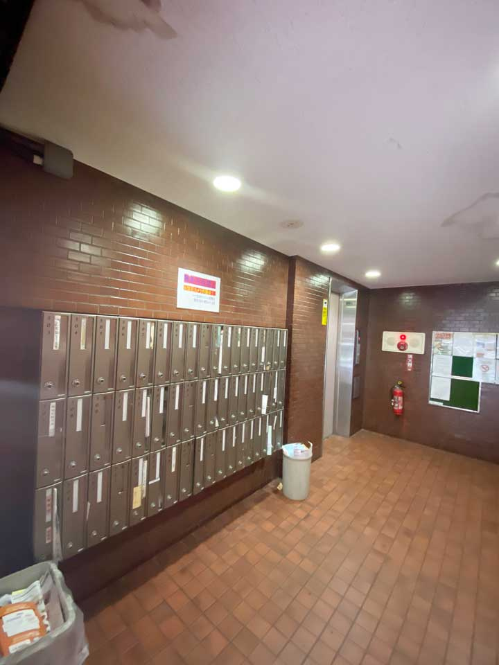 トーア岩本町マンション　オーナーチェンジのエントランス