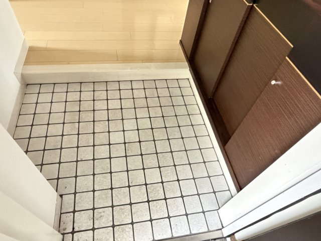 三井農林星が丘南ハイツの玄関