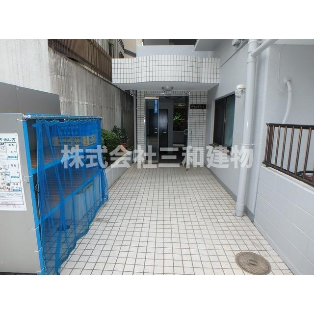 ハイム本丸Ⅱのエントランス