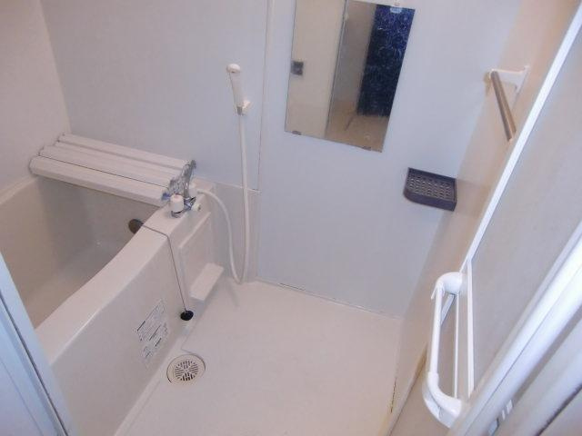 トレビナ中浦和の浴室