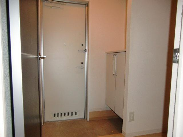 トレビナ中浦和の玄関