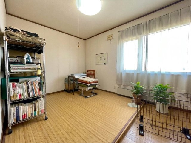東苗穂8条1丁目　一戸建ての洋室