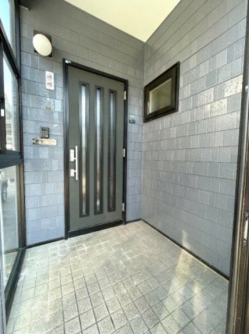 東苗穂8条1丁目　一戸建ての玄関