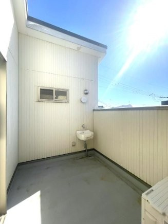寿町　中古一戸建てのバルコニー|■物件内覧・資金計画相談・住宅ローン相談、リフォーム相談、お問合せ受付中■
※当日・翌日のご内覧、ご相談はお電話でのお問合せがスムーズです！